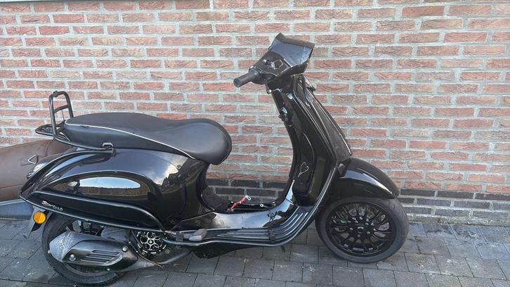 Vespa sprint in onderdelen 2018/2019 4t, Fietsen en Brommers, Brommeronderdelen | Algemeen, Zo goed als nieuw, Blok, Ophalen of Verzenden