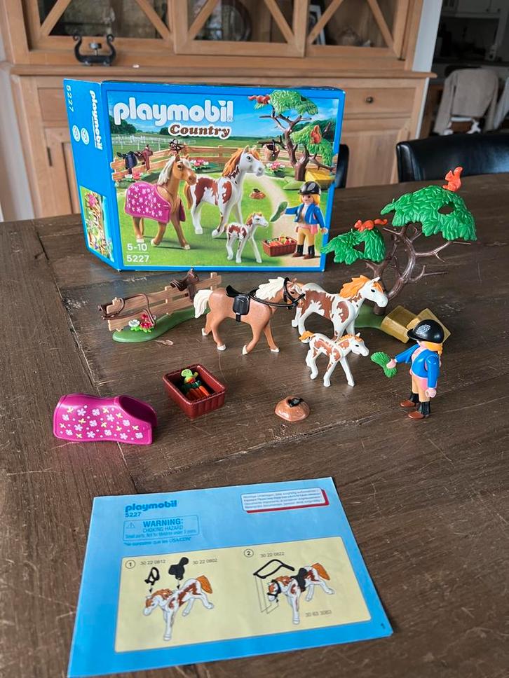 Playmobil paddock met paardenfamilie, Kinderen en Baby's, Speelgoed | Playmobil, Zo goed als nieuw, Complete set, Ophalen of Verzenden