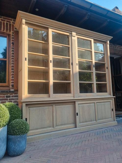 Eiken vitrinekast/buffetkast GRATIS LEVERING, Huis en Inrichting, Kasten | Buffetkasten, Zo goed als nieuw, Ophalen of Verzenden