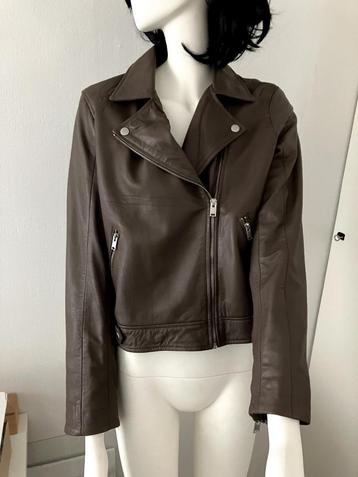 Damesvest echt leder nieuw beschikbaar voor biedingen