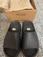 Yeezy slide gris anthracite, Kleding | Heren, Schoenen, Ophalen of Verzenden, Adidas