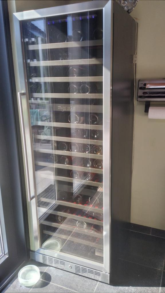 Kelder, koelkast, wijnkoelkast, kapot, koelt niet meer, Elektronische apparatuur, Koelkasten en IJskasten, Niet werkend, 160 cm of meer