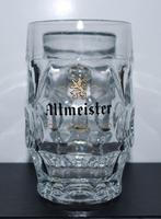 Lot de 2 Verres à bière différent "Altmeister", Collections, Verres & Petits Verres, Comme neuf, Enlèvement ou Envoi, Verre à bière