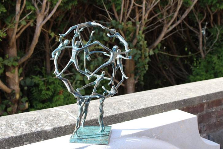 Groene bronzen figuren, moderne kunst! Ondertekend BEN, Antiek en Kunst, Antiek | Brons en Koper, Brons, Ophalen of Verzenden