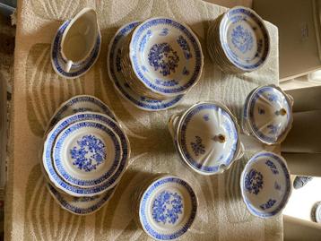 Eetservies beschikbaar voor biedingen