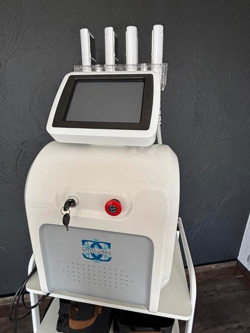 Machine de cryolipolyse de chez CryoCelsius, Handtassen en Accessoires, Uiterlijk | Lichaamsverzorging, Zo goed als nieuw, Ophalen