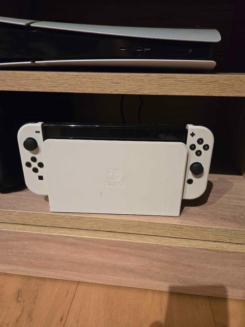 Te koop: Nintendo Switch OLED – Topstaat, Games en Spelcomputers, Spelcomputers | Nintendo Switch, Zo goed als nieuw, Switch OLED