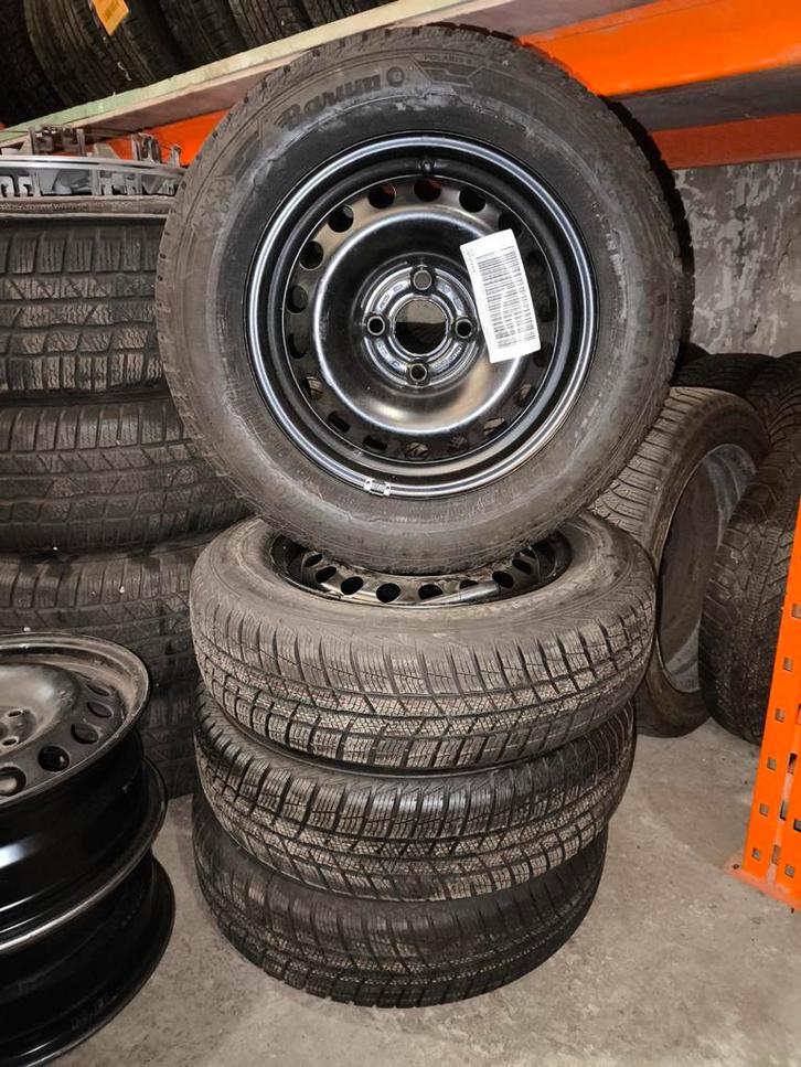 VW up tôle avec pneus hiver – Neuf – Polaris 165/70 R14 T, Auto diversen, Wieldoppen, Ophalen