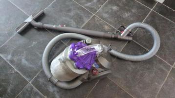 Dyson stofzuiger CP9 met accesoires beschikbaar voor biedingen