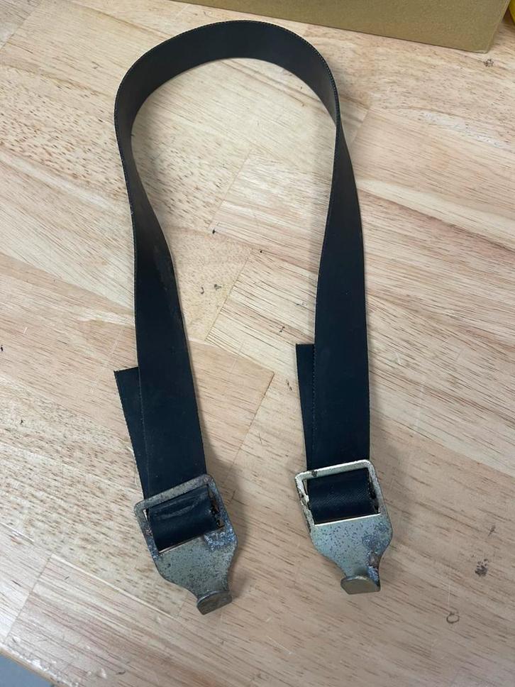 Bevestigingsriem reservewiel Volvo 240, Auto diversen, Auto-accessoires, Gebruikt, Ophalen of Verzenden