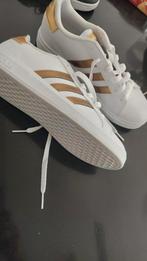 ADIDAS schoenen Wit - goud maat 38 nieuw niet gebruikt, Wit, Nieuw, Ophalen of Verzenden, Adidas