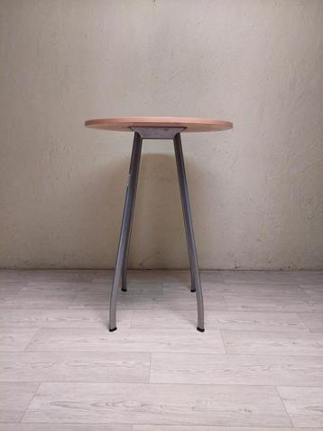 statafels praattafels klaptafels beschikbaar voor biedingen