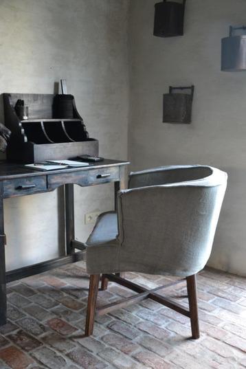 Eetkamerstoelen / buro Gijsje beschikbaar voor biedingen