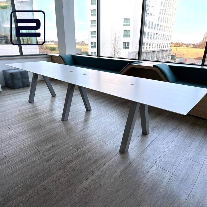 VICCARBE Trestle Table Vergadertafel, Zakelijke goederen, Kantoor en Winkelinrichting | Kantoormeubilair en Inrichting, Tafel