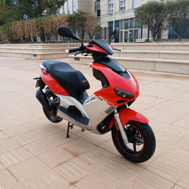 Neco GPX scooter, 2022, LED, klasse B 50cc 45km/h, Fietsen en Brommers, Scooters | Overige merken, Zo goed als nieuw, Klasse B (45 km/u)