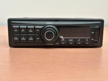 Clarion FZ102E Auto-radio/USB/AUX beschikbaar voor biedingen