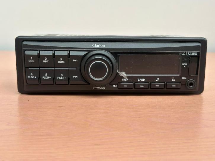 Clarion FZ102E Auto-radio/USB/AUX, Auto diversen, Autoradio's, Nieuw, Ophalen of Verzenden