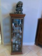 Vitrinekast met verzameling uilen, Verzamelen, Ophalen, Zo goed als nieuw