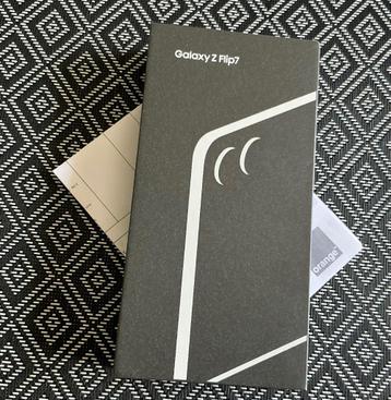 Samsung Galaxy Z FliP 7 256 GB Jetblack beschikbaar voor biedingen