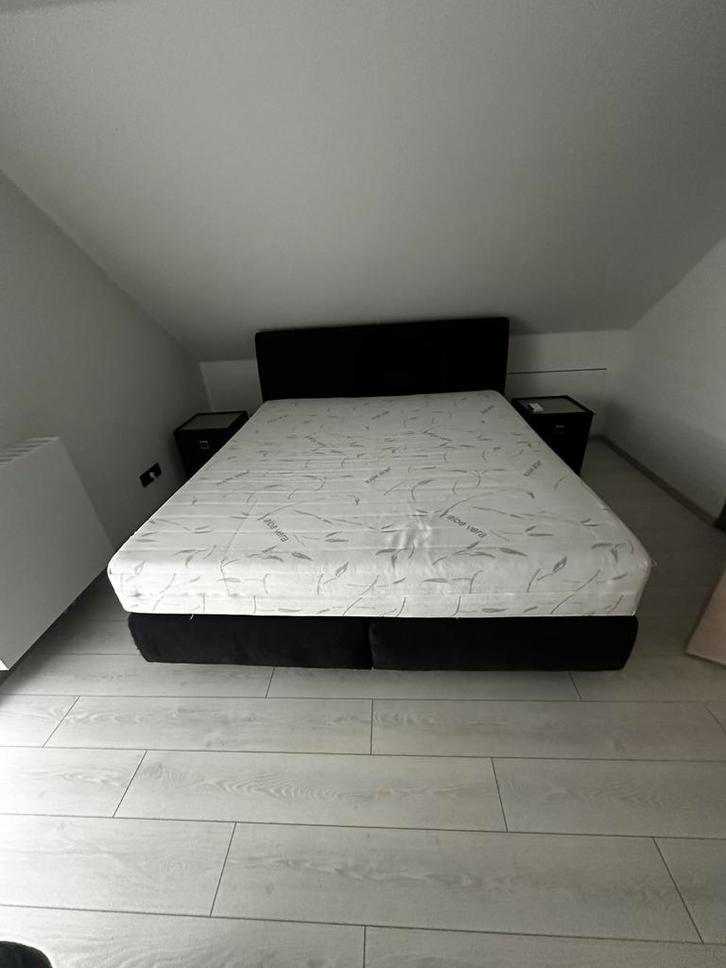 Lit box  complet avec matelas 1 m80 + 1 m60, Huis en Inrichting, Slaapkamer | Boxsprings, Zo goed als nieuw, Ophalen