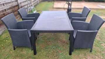 tuinset : 1 tafel en 4 stoelen beschikbaar voor biedingen