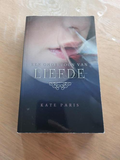Kate Paris, Een ondertoon van liefde, Livres, Chick lit, Utilisé, Enlèvement