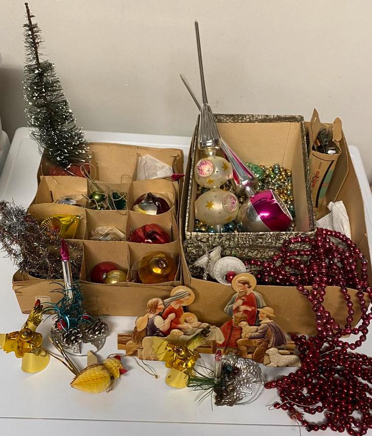 Vintage oud kerstgerief uit grootmoeders tijd kralen pieken, Diversen, Kerst, Ophalen