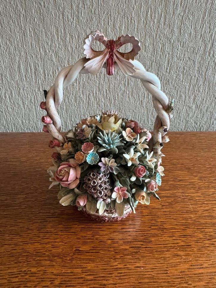 Porselein bloemenboeket, Verzamelen, Porselein, Kristal en Bestek, Beeldje(s), Porselein, Ophalen