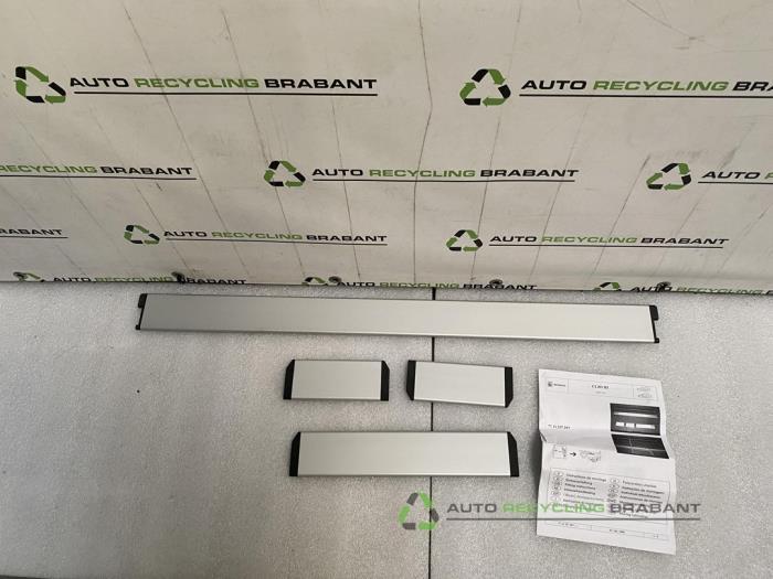 Coffre tapis d'un Renault Clio, Autos : Pièces & Accessoires, Habitacle & Garnissage, Utilisé, 3 mois de garantie, Enlèvement ou Envoi