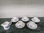 5 koffietassen (incl bordjes) + melkkan bloemetjesmotief, Huis en Inrichting, Keuken | Servies, Ophalen, Gebruikt, Kop(pen) en/of Schotel(s)