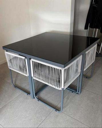 Table de jardin 4 chaises en resines maison du monde beschikbaar voor biedingen