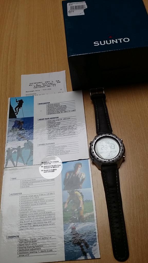 SUUNTO METRON SUPERBE ETAT, Bijoux, Sacs & Beauté, Montres connectées, État, Enlèvement ou Envoi