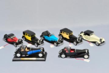Bugatti 1:43 Royales met boek beschikbaar voor biedingen