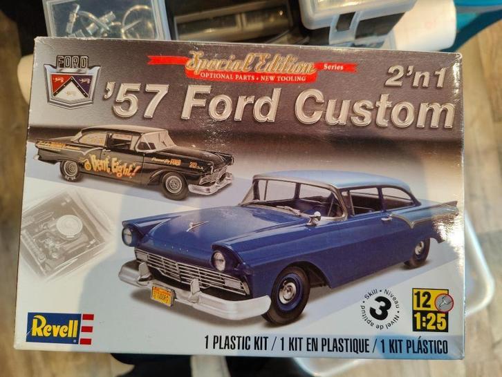 '57 Ford Custom 2 'n 1 Special Edition, Hobby en Vrije tijd, Modelbouw | Auto's en Voertuigen, Nieuw, Auto, Groter dan 1:32, Revell