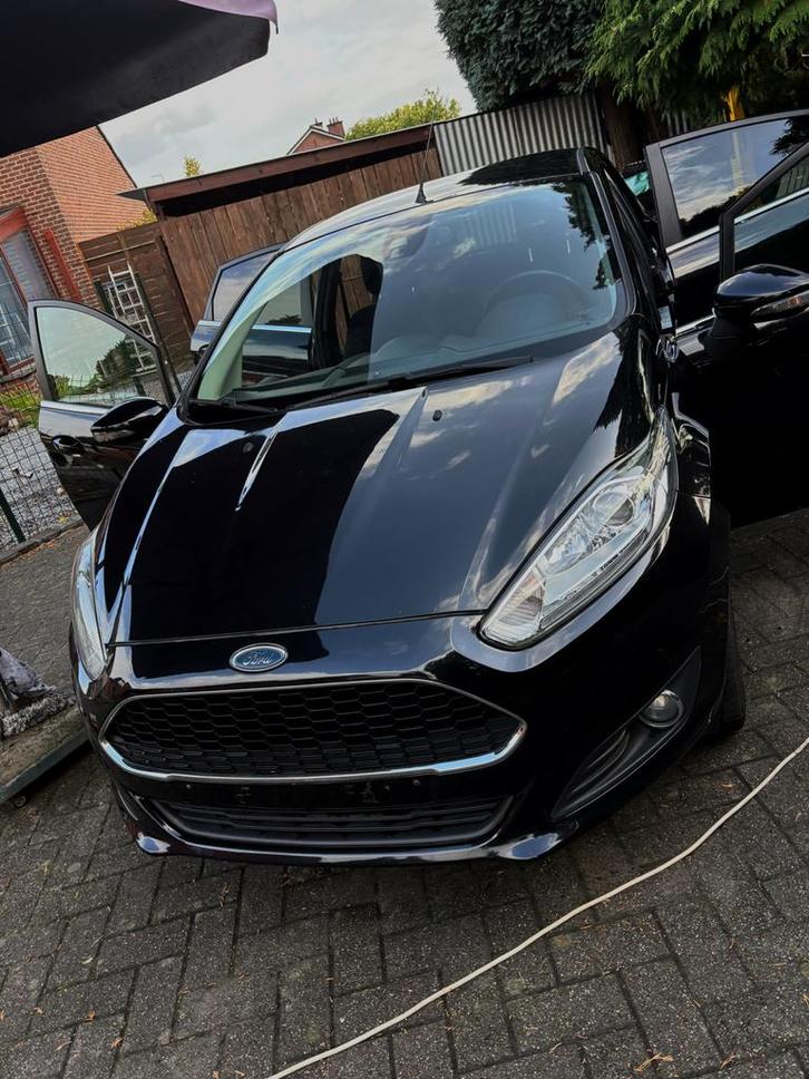 Ford fiesta 998cc, Auto's, Ford, Particulier, Fiësta, Benzine, Euro 6, Berline, 5 deurs, Handgeschakeld, Zwart, Grijs, Stof, Ophalen