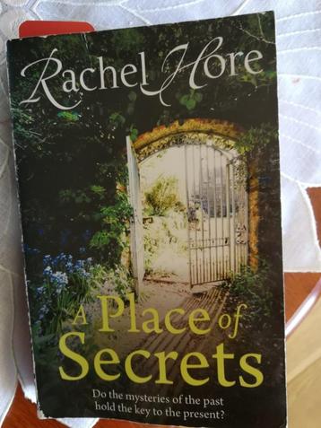 Rachel HORE - un lieu plein de secrets - anglais