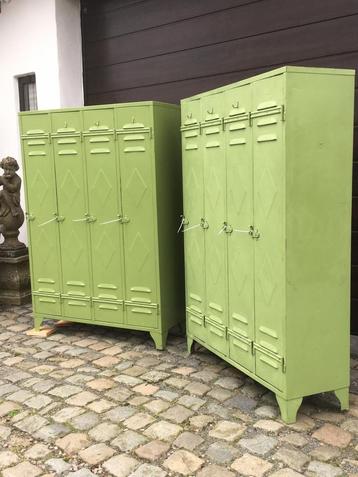 Vintage groene industriële Lockerkasten 1950’s, Huis en Inrichting, Kasten | Lockerkasten, Ophalen, Gebruikt