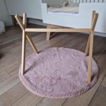 Houten babygym (excl. speeltjes) beschikbaar voor biedingen