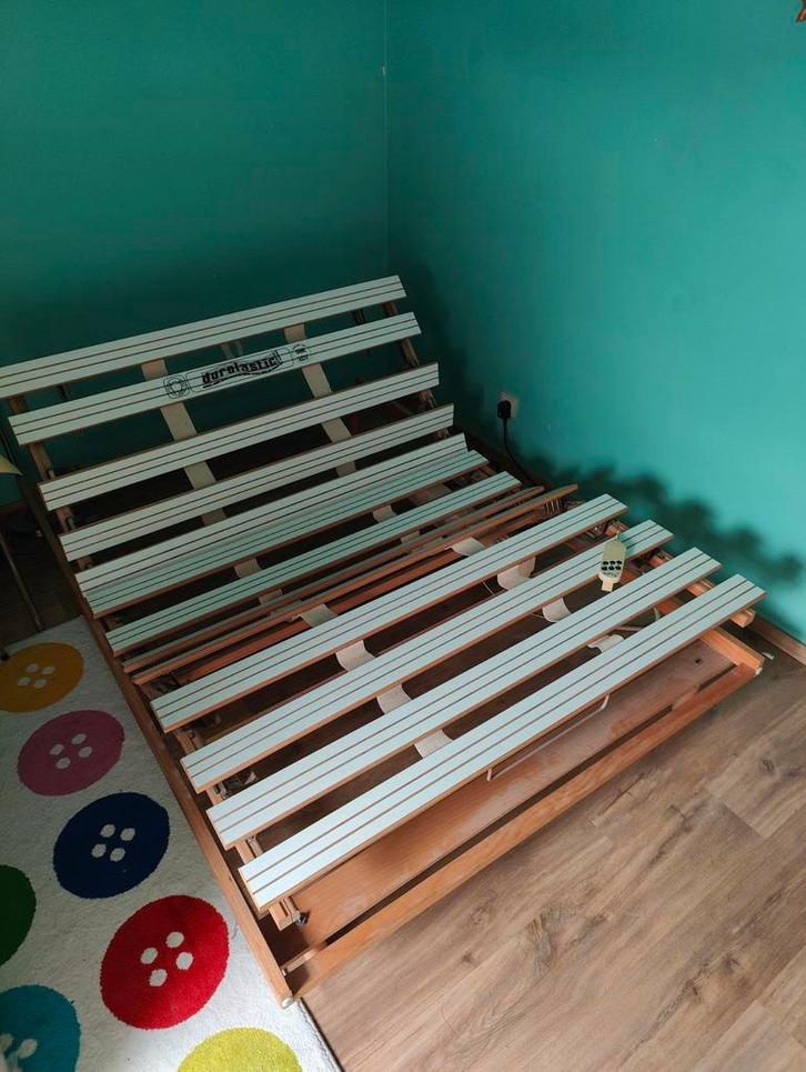 lattenbodem op pootjes, elektrisch verstelbaar 140*200 cm, Huis en Inrichting, Slaapkamer | Bedden, Gebruikt, 140 cm, 200 cm, Verstelbaar