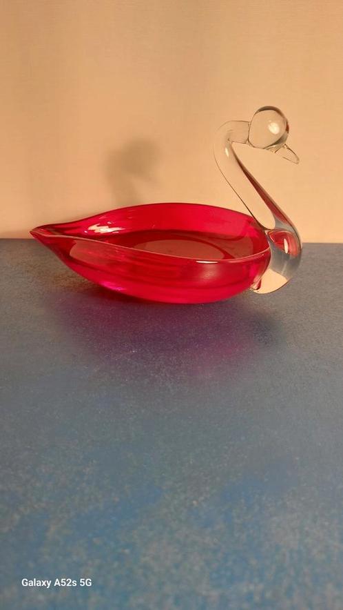 Vintage Robijn rode zwaan., Antiek en Kunst, Antiek | Glaswerk en Kristal, Ophalen of Verzenden