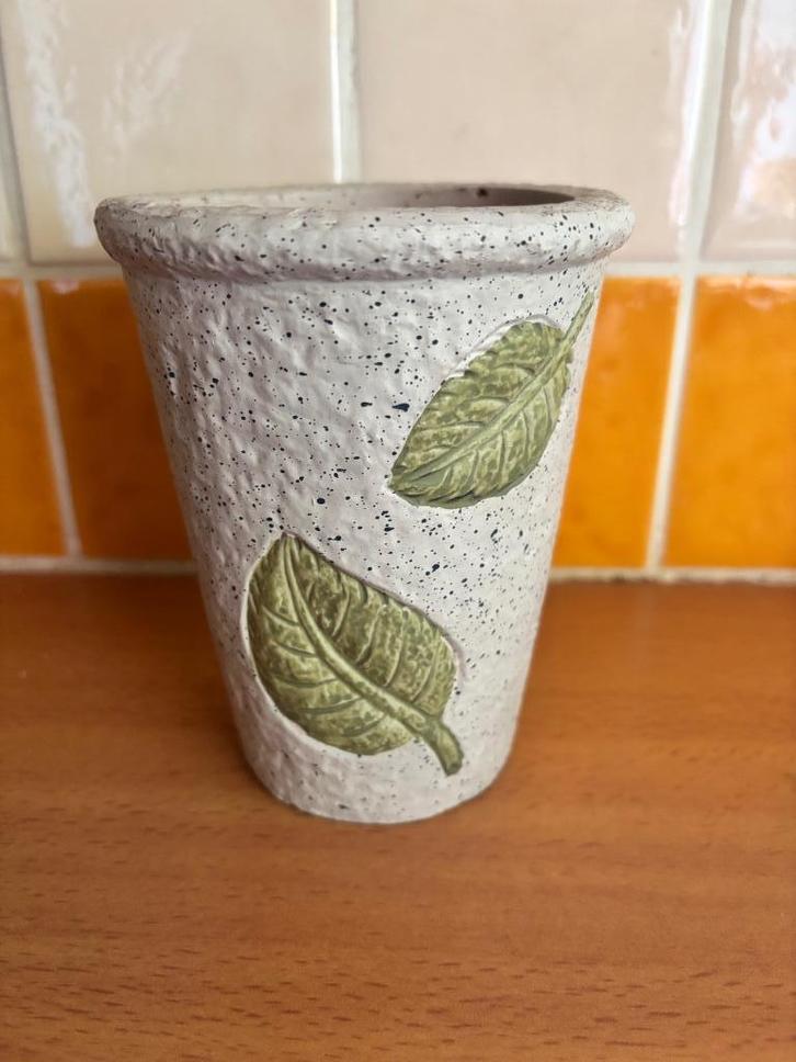 Pot en céramique, Tuin en Terras, Bloempotten, Zo goed als nieuw, Binnen, Balkon, Minder dan 40 cm, Minder dan 25 cm, Rond, Ophalen of Verzenden