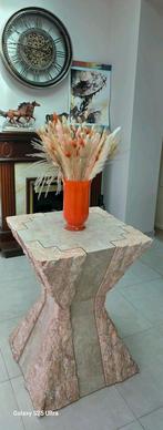 Prachtige sokkel in travertin, Huis en Inrichting, Woonaccessoires | Zuilen en Pilaren, Ophalen, Zo goed als nieuw