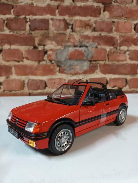 Peugeot 205 cti cabriolet ., Hobby en Vrije tijd, Modelauto's | 1:18, Ophalen of Verzenden