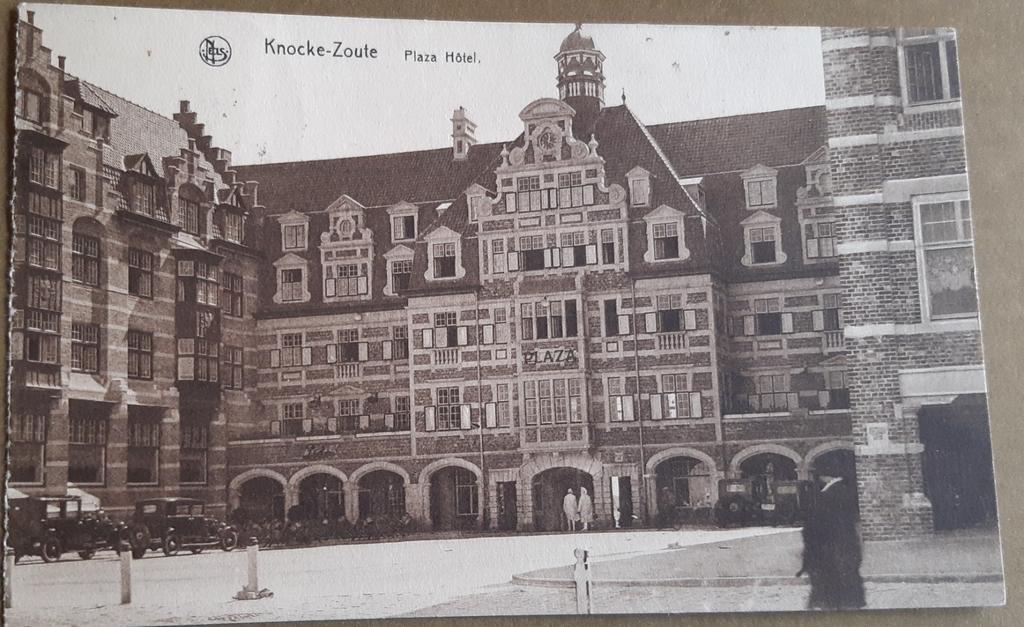 Carte postale KNOKKE PLAZA HOTEL DIGUE ZEEDIJK 1930, Enlèvement ou Envoi
