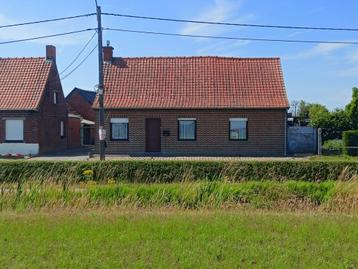 Vrijstaande woning met tuin en 2 garages beschikbaar voor biedingen