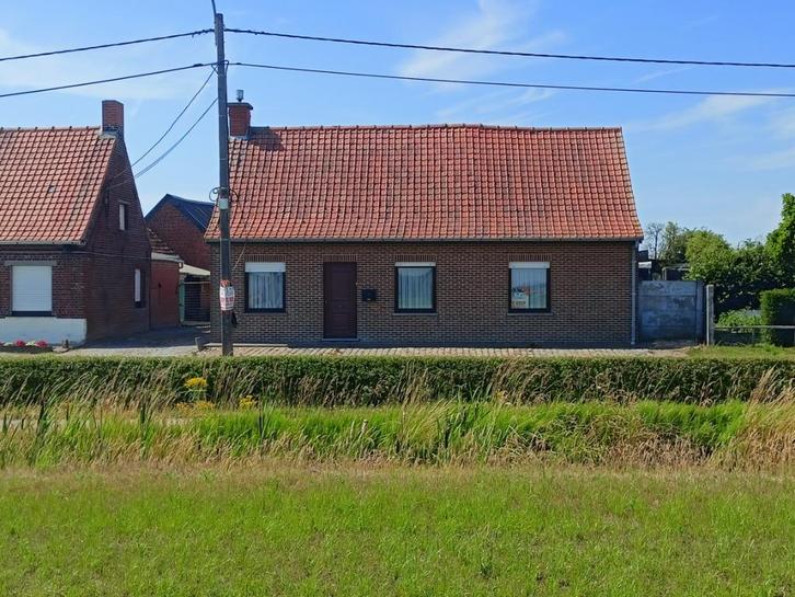 Vrijstaande woning met tuin en 2 garages, Immo, Huizen en Appartementen te koop, Provincie West-Vlaanderen, 500 tot 1000 m², Vrijstaande woning