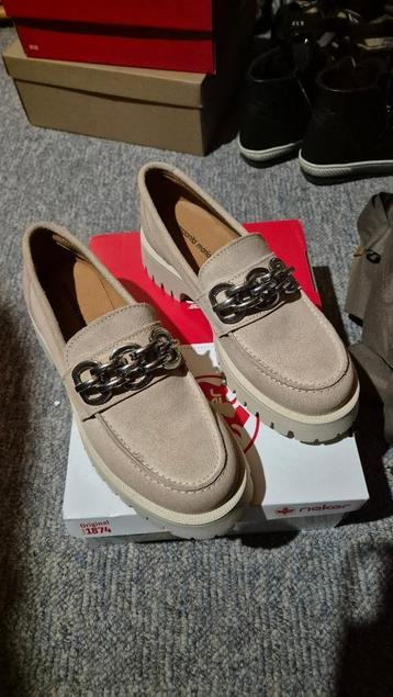 chaussure  beschikbaar voor biedingen