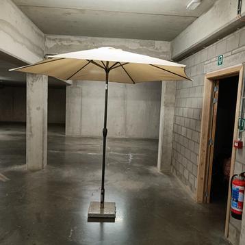Parasol beschikbaar voor biedingen