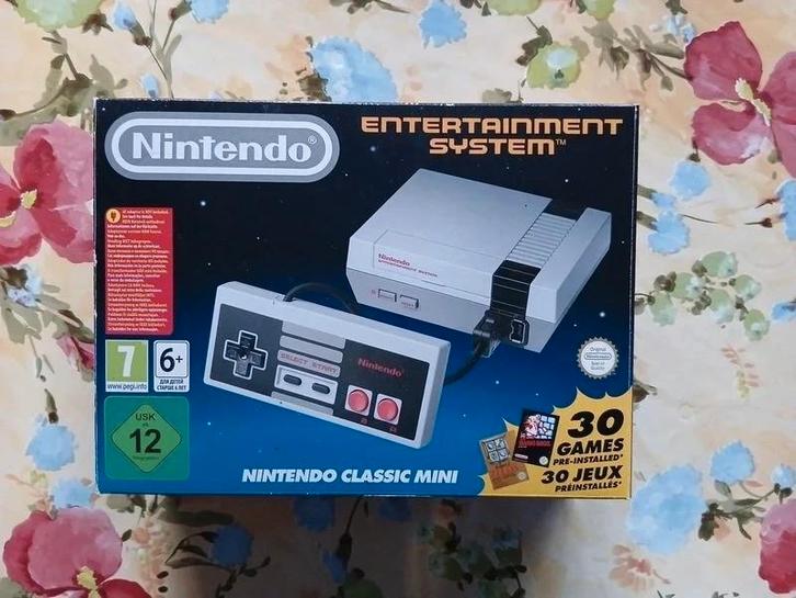Nintendo NES Classic Mini, Games en Spelcomputers, Spelcomputers | Nintendo NES, Zo goed als nieuw, Met 1 controller, Met games