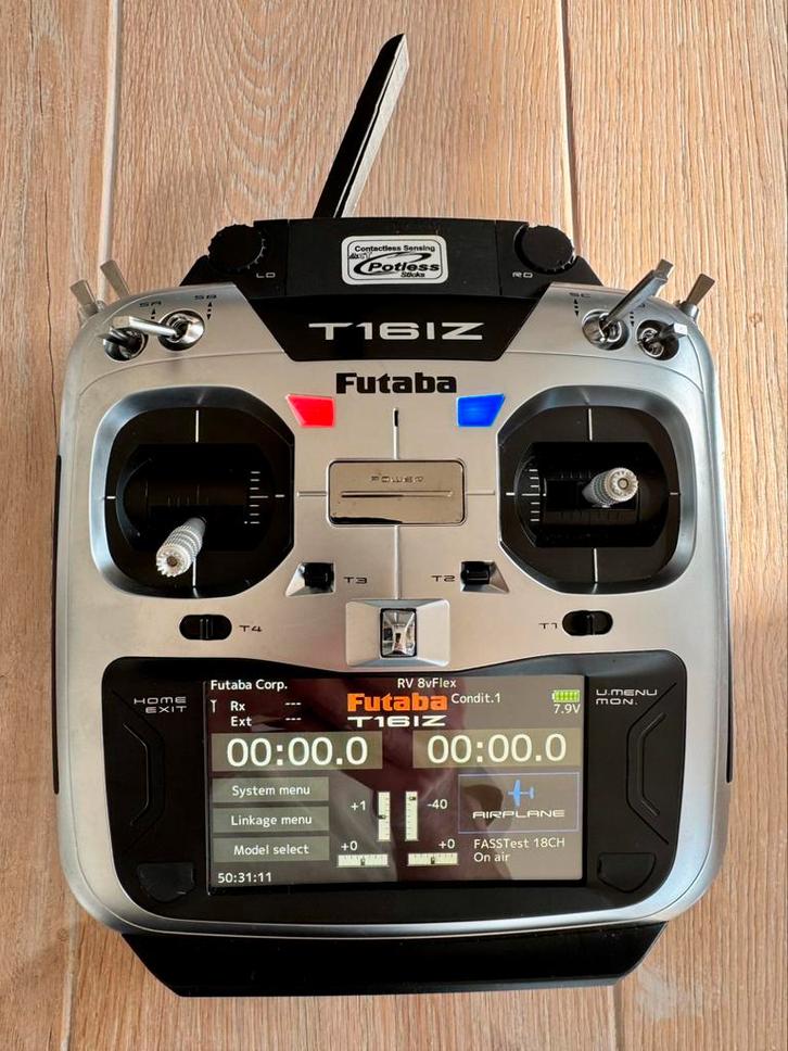 Futaba TS16iz + 3 receiver, Hobby en Vrije tijd, Modelbouw | Radiografisch | Vliegtuigen, Zo goed als nieuw, Benzine, Ophalen of Verzenden